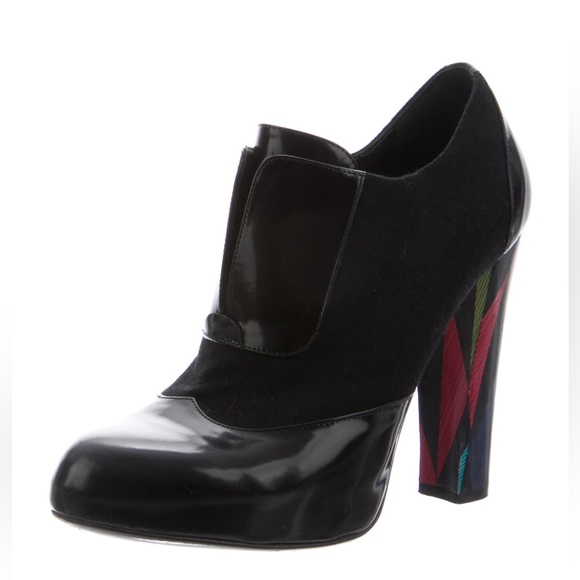 Beautiful Fendi booties perfect for any occasion! - Picture 1 of 8